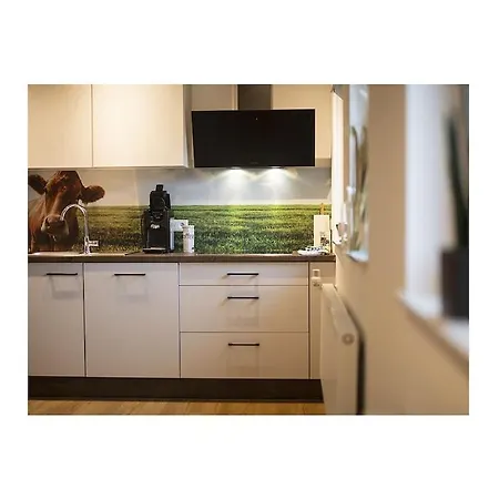 Q-stall, 05 Vakantiehuis